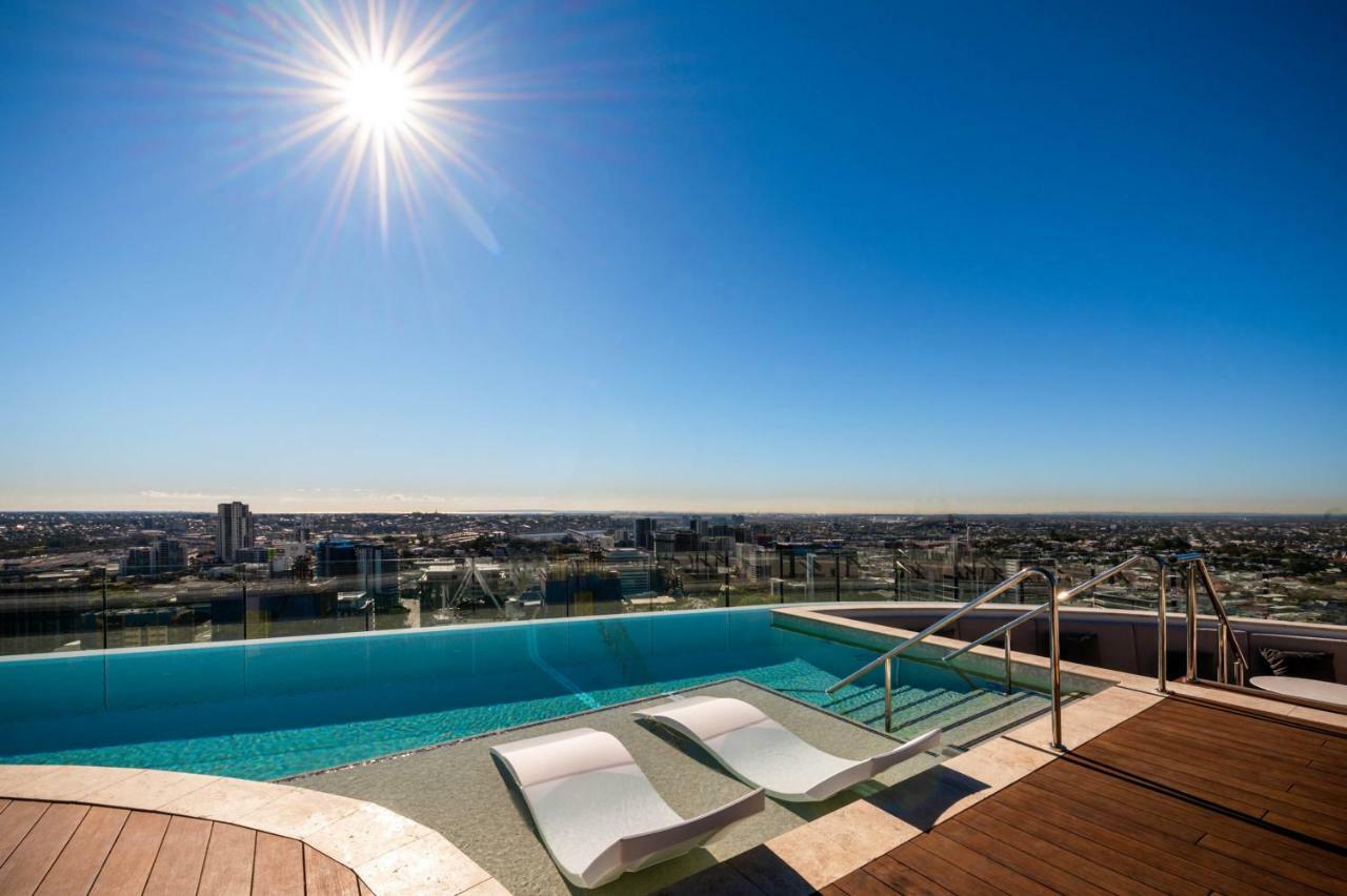 Fv By Peppers Aparthotel Бризбейн Екстериор снимка Skyline pool